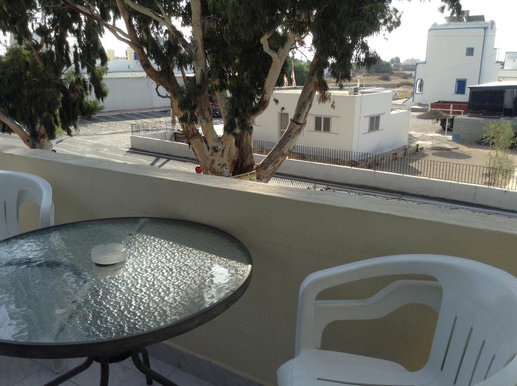 Hotel To Let Katerina & John's