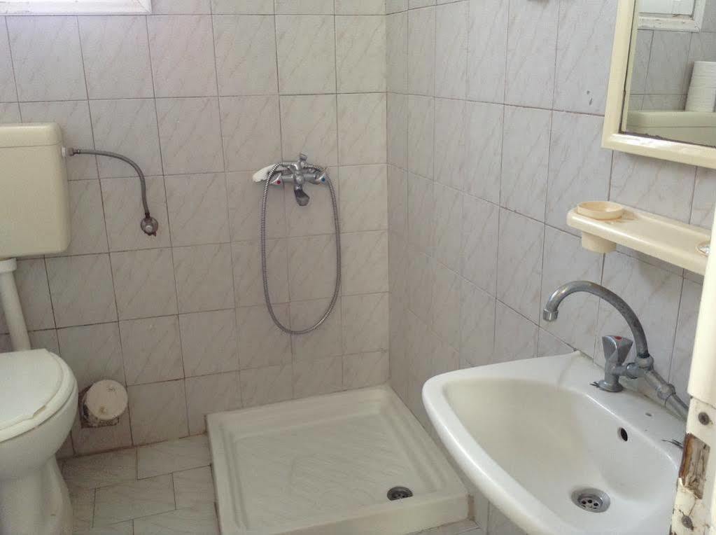 Hotel To Let Katerina & John's 2*